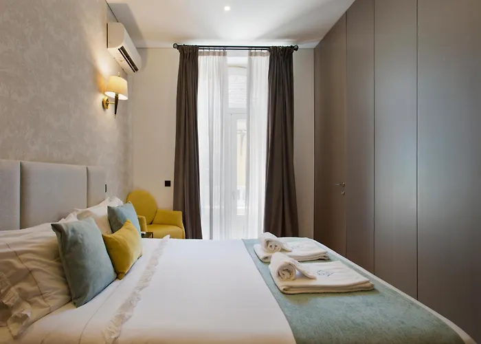 Boutique Rentals-art & Charm Ii W/ Terrace Appartement