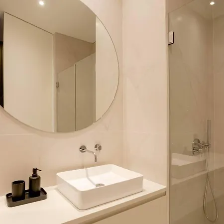 Boutique Rentals-art & Charm Ii W/ Terrace