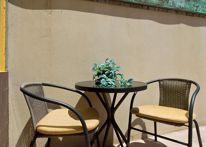 Boutique Rentals-art & Charm Ii W/ Terrace