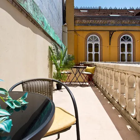 Boutique Rentals-art & Charm Ii W/ Terrace *